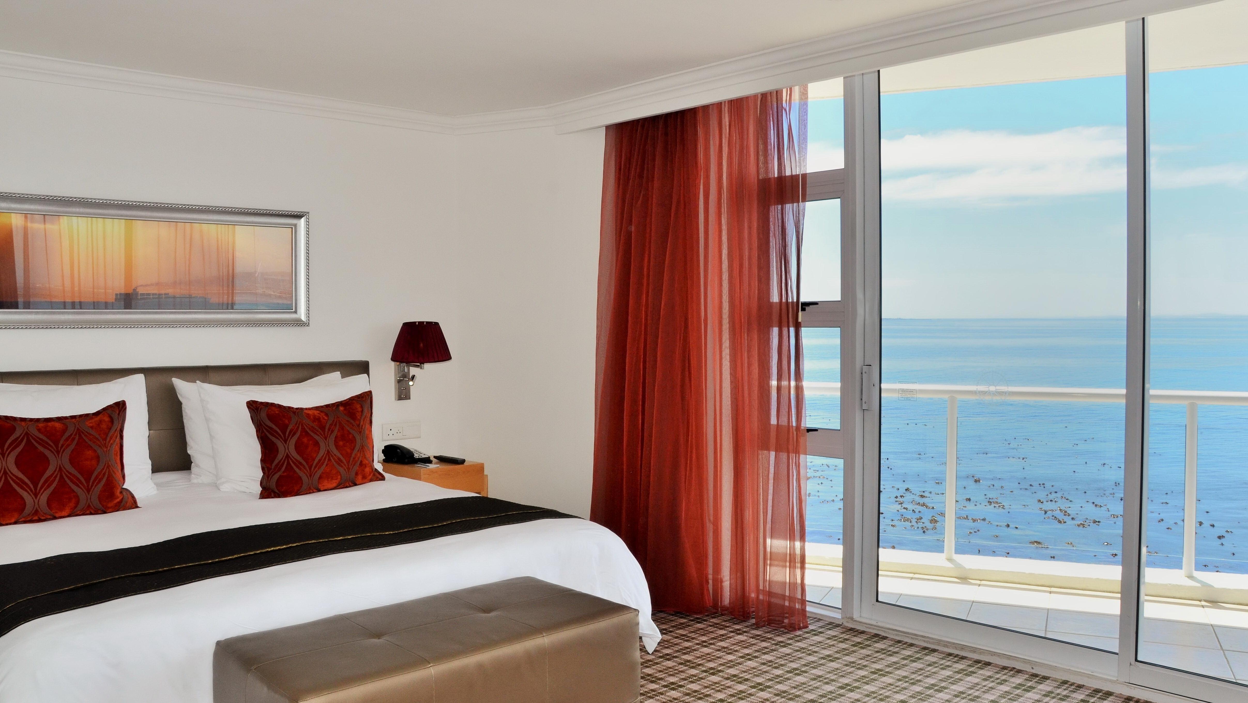 Radisson Collection Hotel, Waterfront Hotel