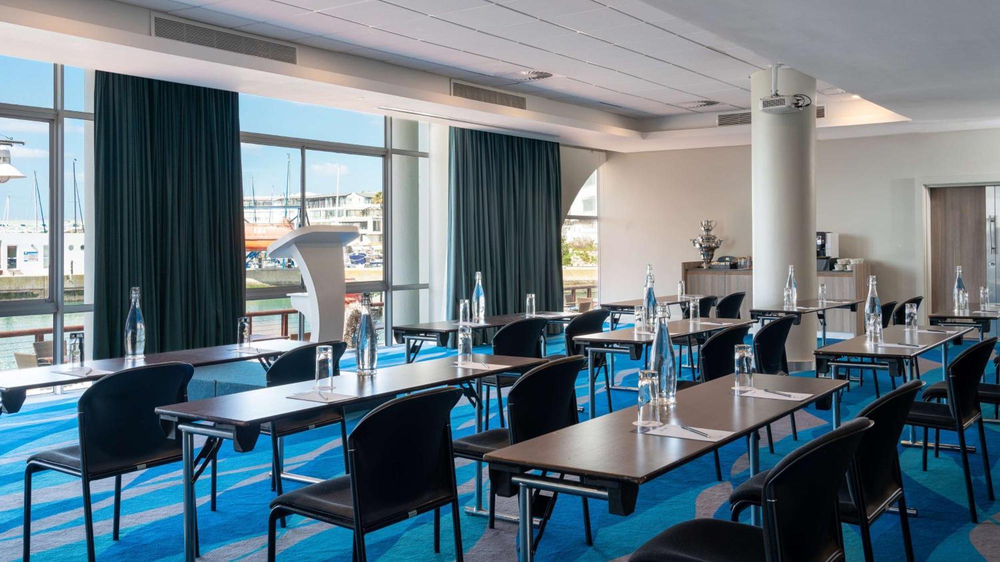 Radisson Collection Hotel, Waterfront