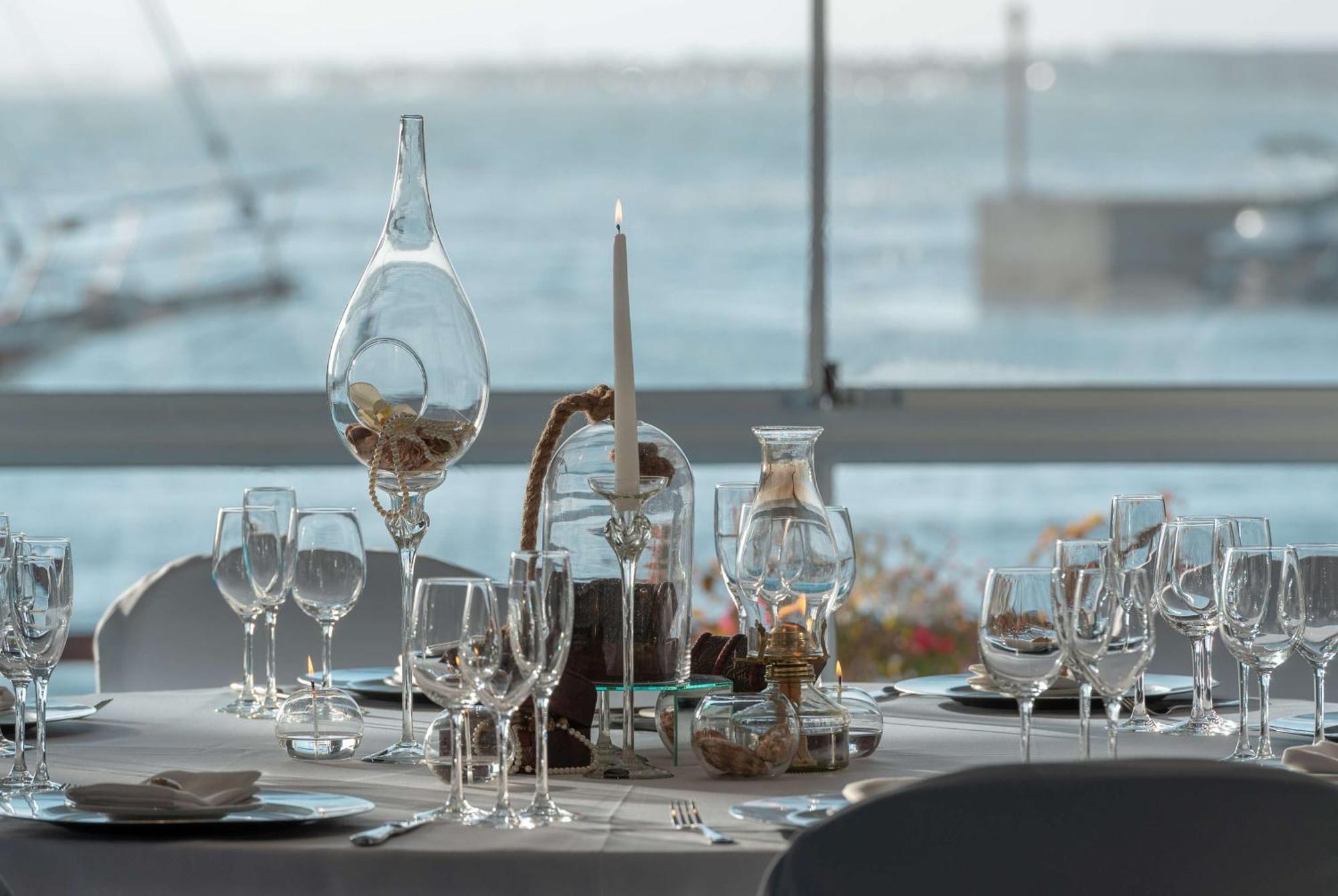 Radisson Collection Hotel, Waterfront Hotel