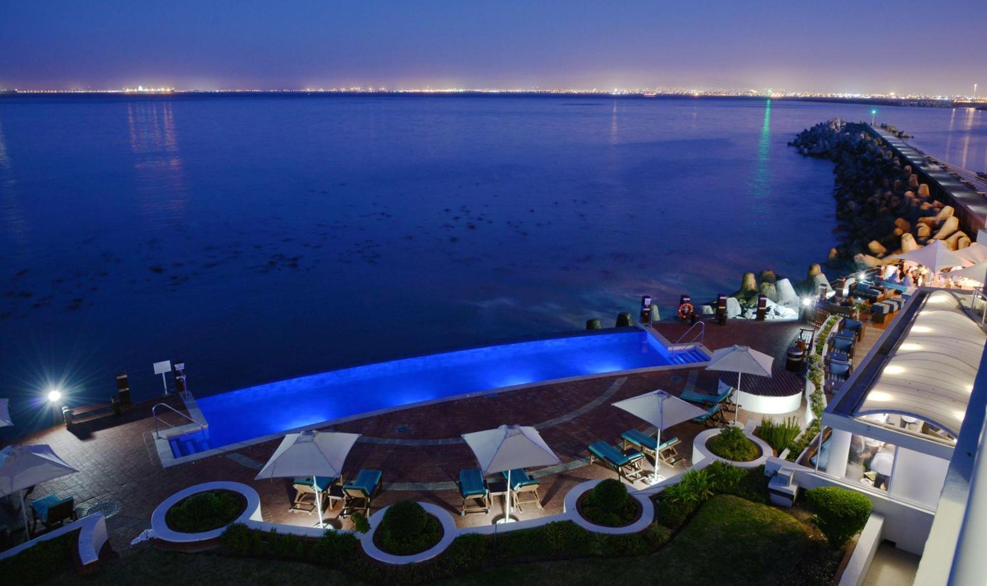 Radisson Collection Hotel, Waterfront