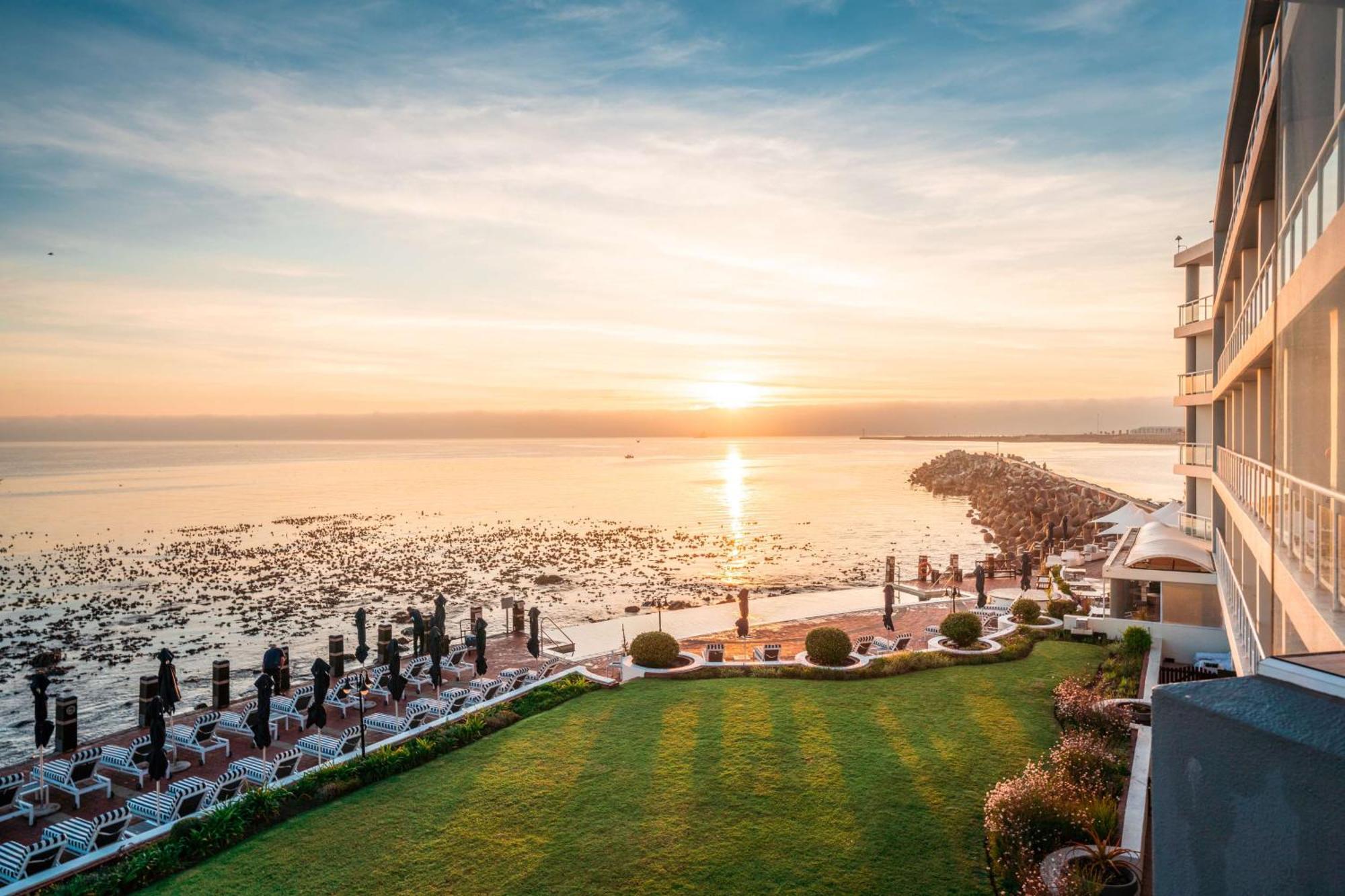 Radisson Collection Hotel, Waterfront Hotel 5*