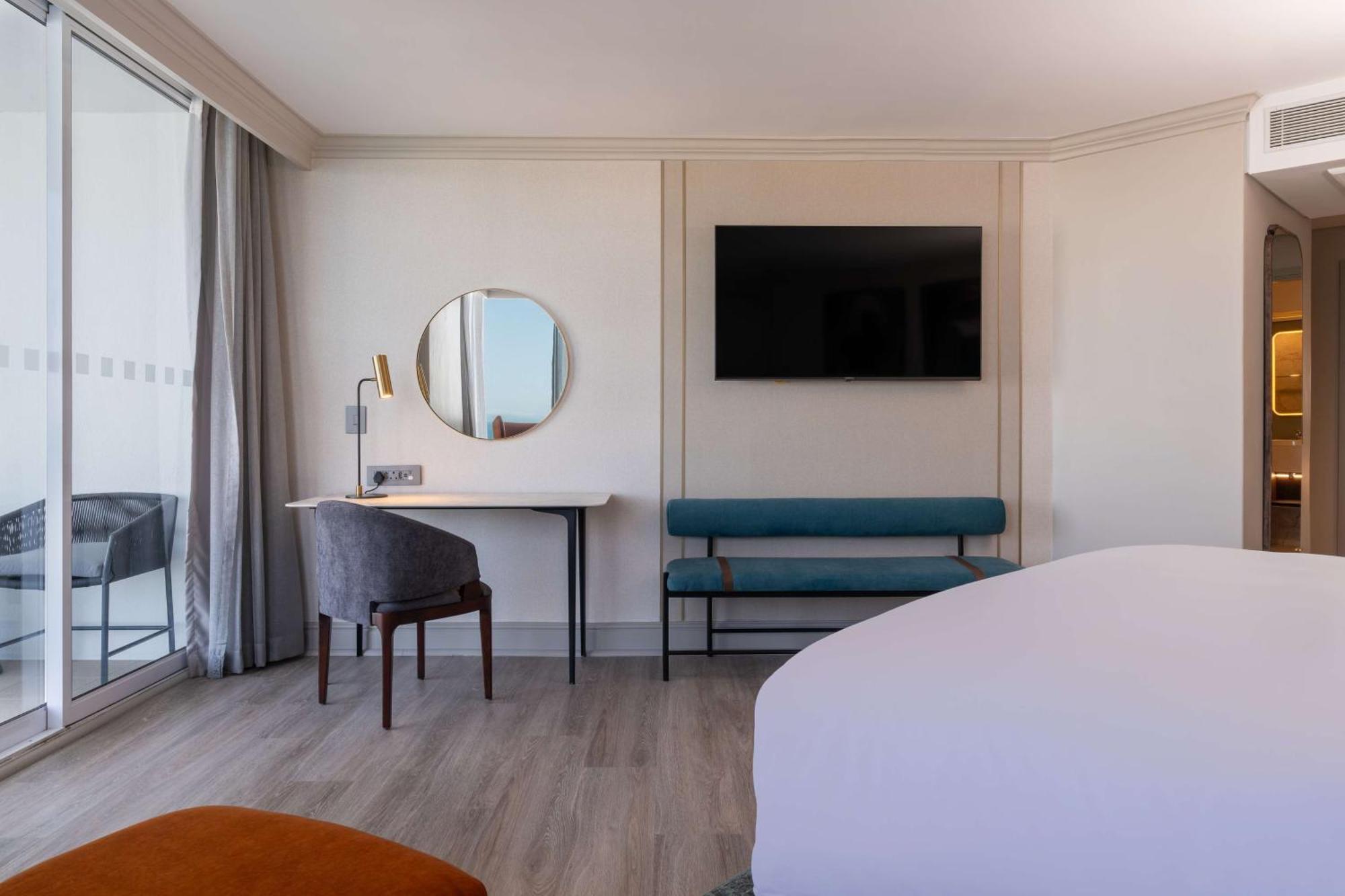 Radisson Collection Hotel, Waterfront Hotel 5*